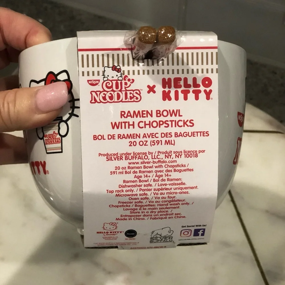 ✨NWT✨ Hello Kitty x Cup Noodles 20 Ounce Ramen Bowl with Chopsticks - Picture 8 of 12
